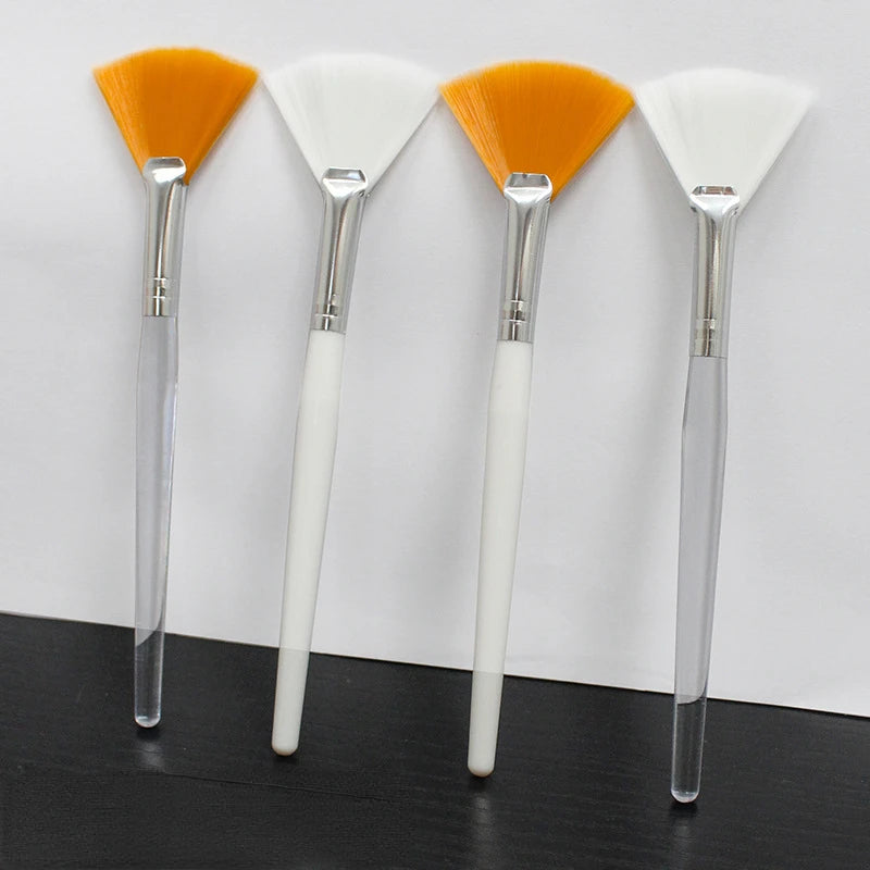 3pcs Practical Facial Brushes Fan Makeup Brushes Soft